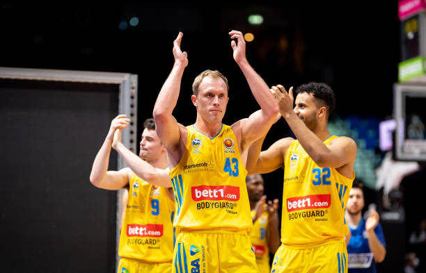 加入对抗 加入对抗