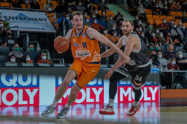 保持球员及 保持球员及